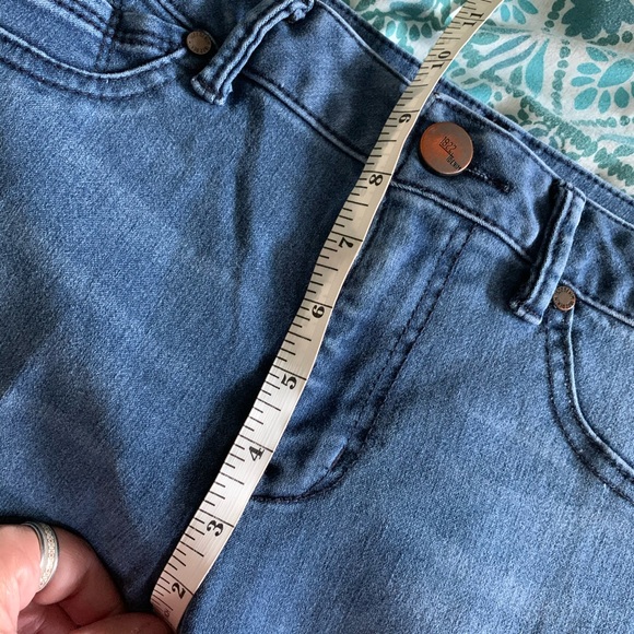 1822 Denim Jeggings - Picture 9 of 10